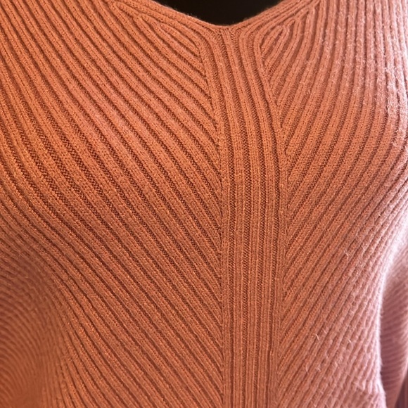 Abercrombie & Fitch Pink Sweater | Size M - Picture 3 of 7